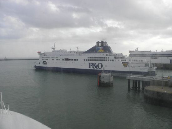 Trajekt vyplouvající z Doveru do Francie